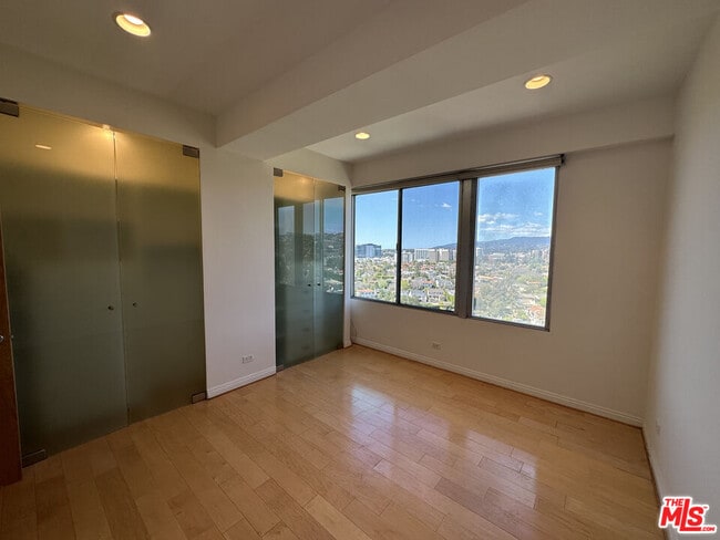 Building Photo - 10501 Wilshire Blvd