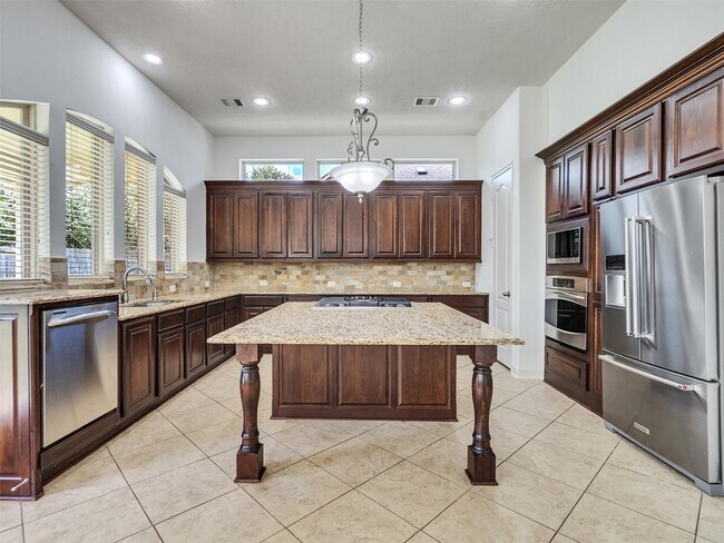 Building Photo - 28003 Iberville Glen Dr