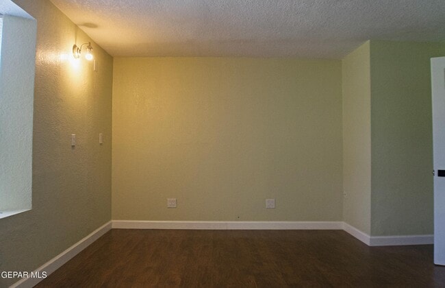 Building Photo - 9401 Pavo Ln