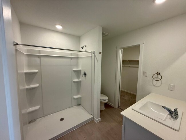 Building Photo - Brand NEW 4-bedroom, 2-bathroom home for l...