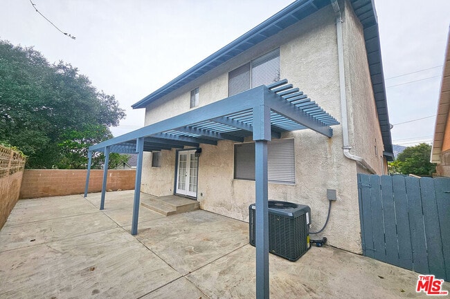 Building Photo - 7556 Thousand Oaks Dr