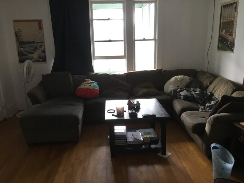 Building Photo - 1023 Downer Ave