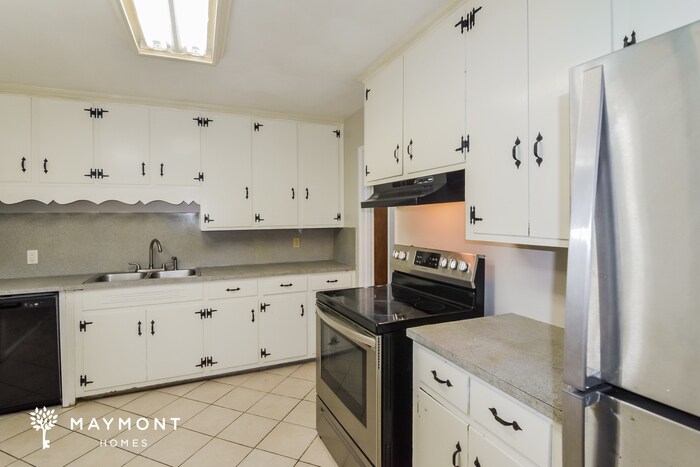 Building Photo - 794 Duval Dr