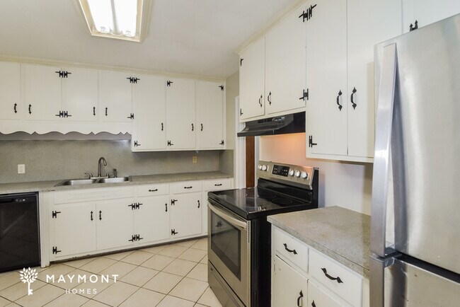 Building Photo - Charming 4 Bedroom Home in Montgomery, AL