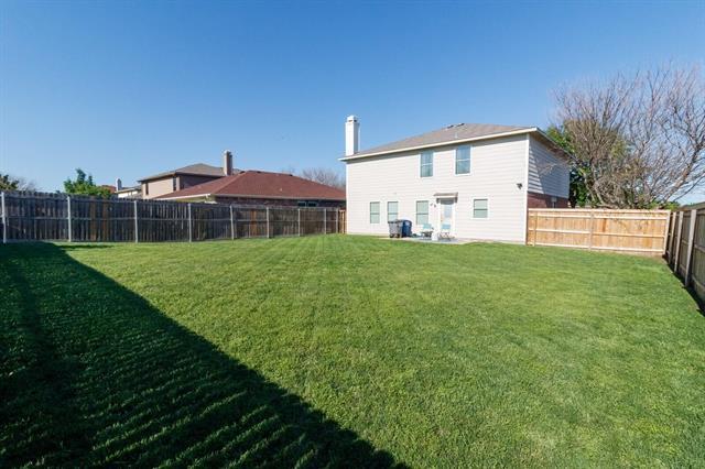 Building Photo - 2700 Peach Dr