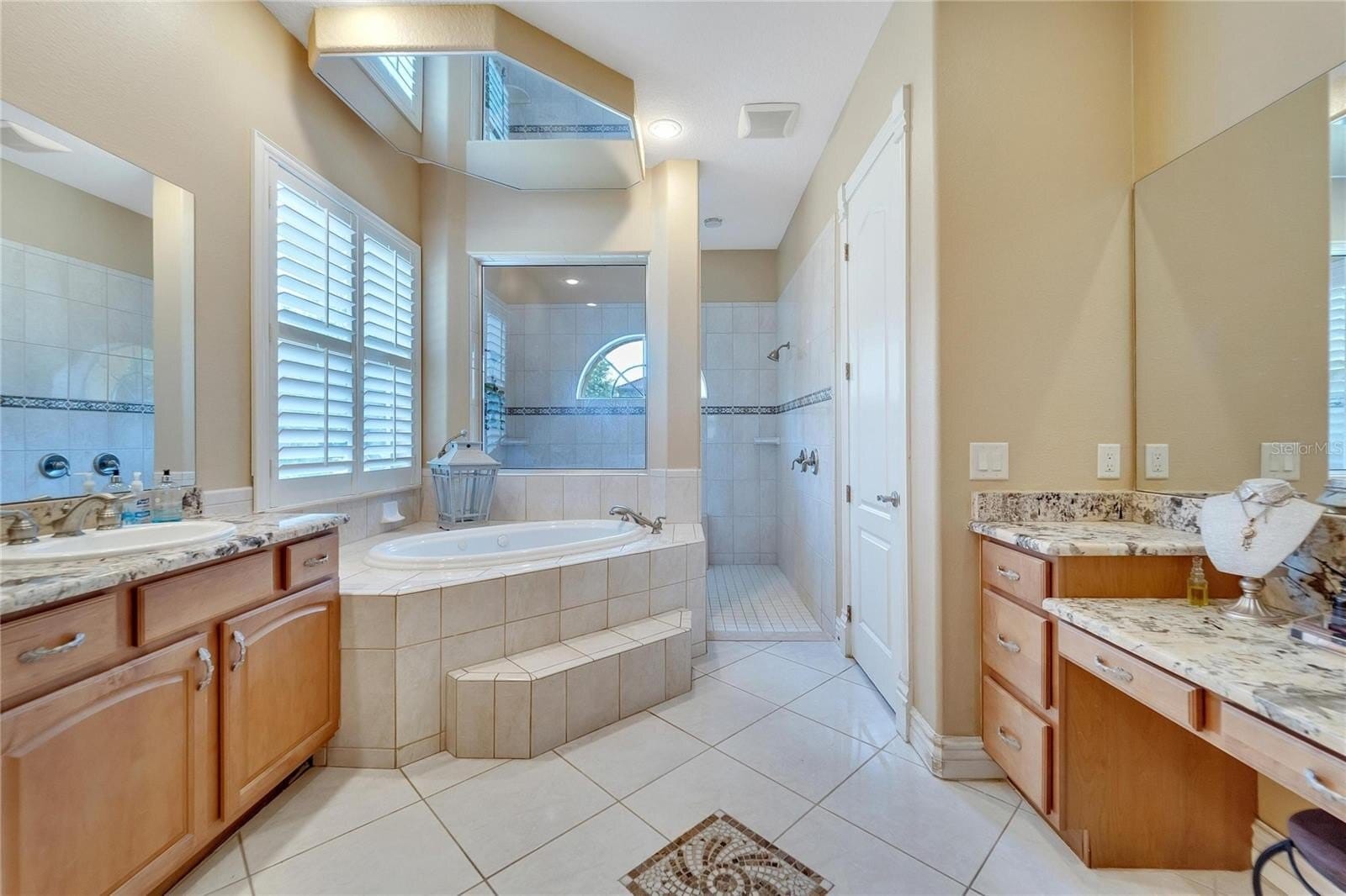 Building Photo - 2656 Wyndsor Oaks Way