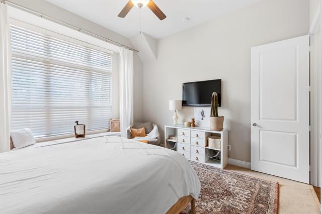 Building Photo - 4520 Del Rey Ave