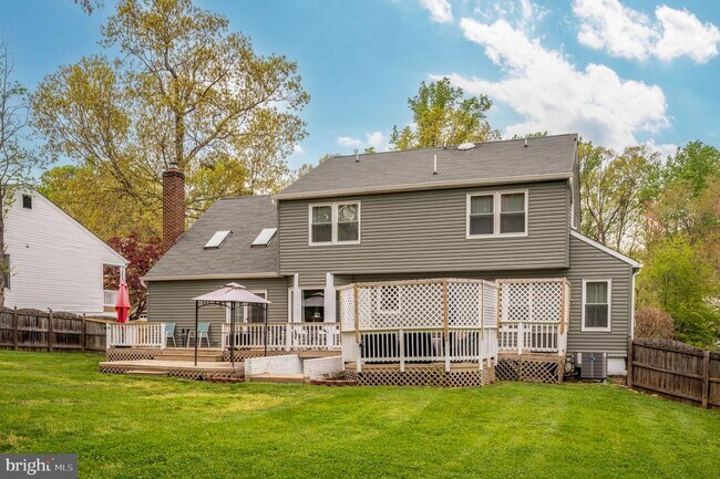 Building Photo - 15 Owen St