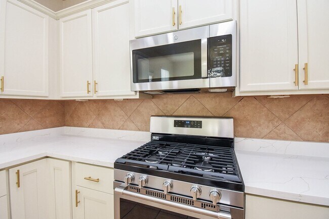 Building Photo - 2106 Harmon Crest Ct