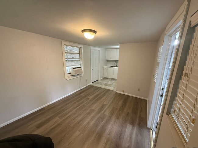 Building Photo - 1233 Virginia Dr