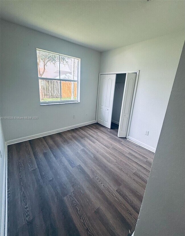 Building Photo - 1663 SE 29th St