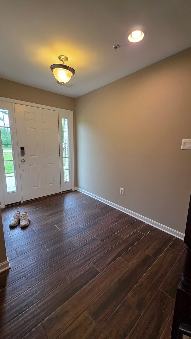 Building Photo - 1120 Bayberry Lane