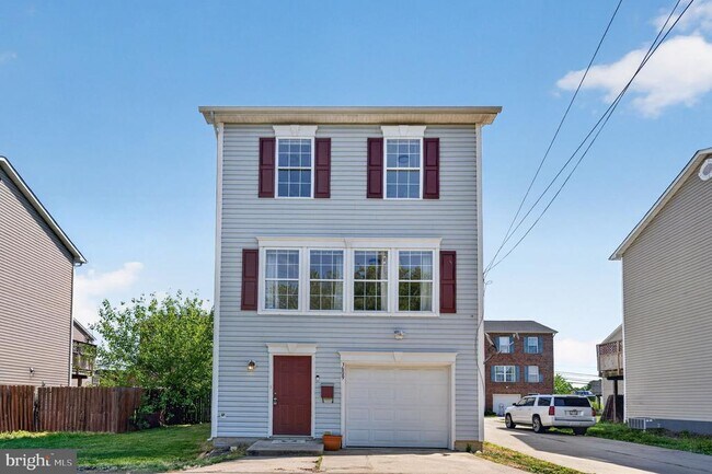Building Photo - 1609 Airport Ave