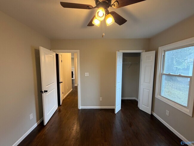 Building Photo - 1628 8th St SE