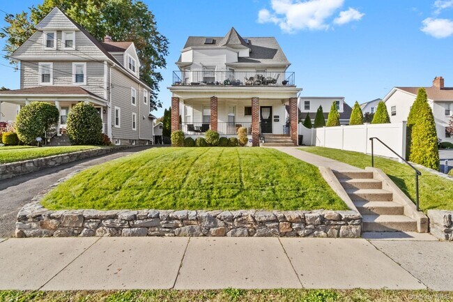 Primary Photo - 13 Hanford Ave