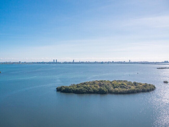 Building Photo - 770 NE 69th St