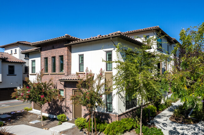 Building Photo - Las Positas Townhomes