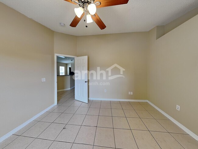 Building Photo - 6817 Westlake Blvd