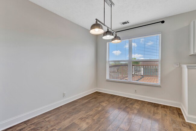 Building Photo - 7109 Commonwealth Cir