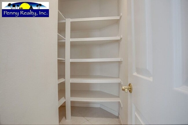 Building Photo - Stunning 4 Bedroom 3.5 Bath Home in the Co...