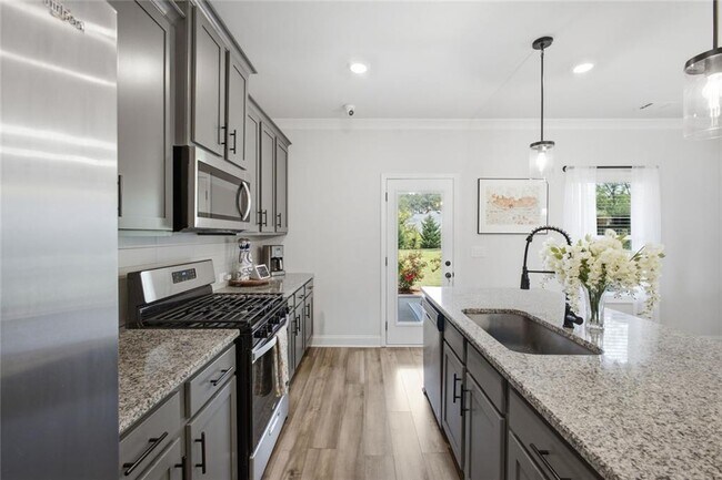 Building Photo - 2700 Westgate Park Dr