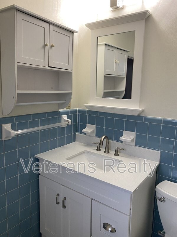 Building Photo - 2411 Sunkist Country Club Rd