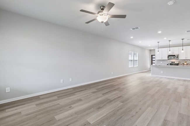 Building Photo - 716 Caraway Dr