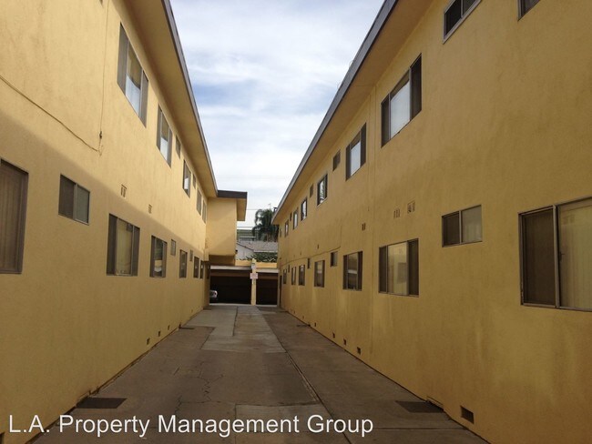 Building Photo - 4346 Matilija Ave