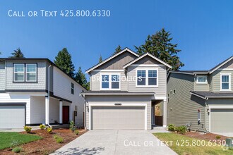 Building Photo - Comfortable Living in a Peaceful Bremerton...