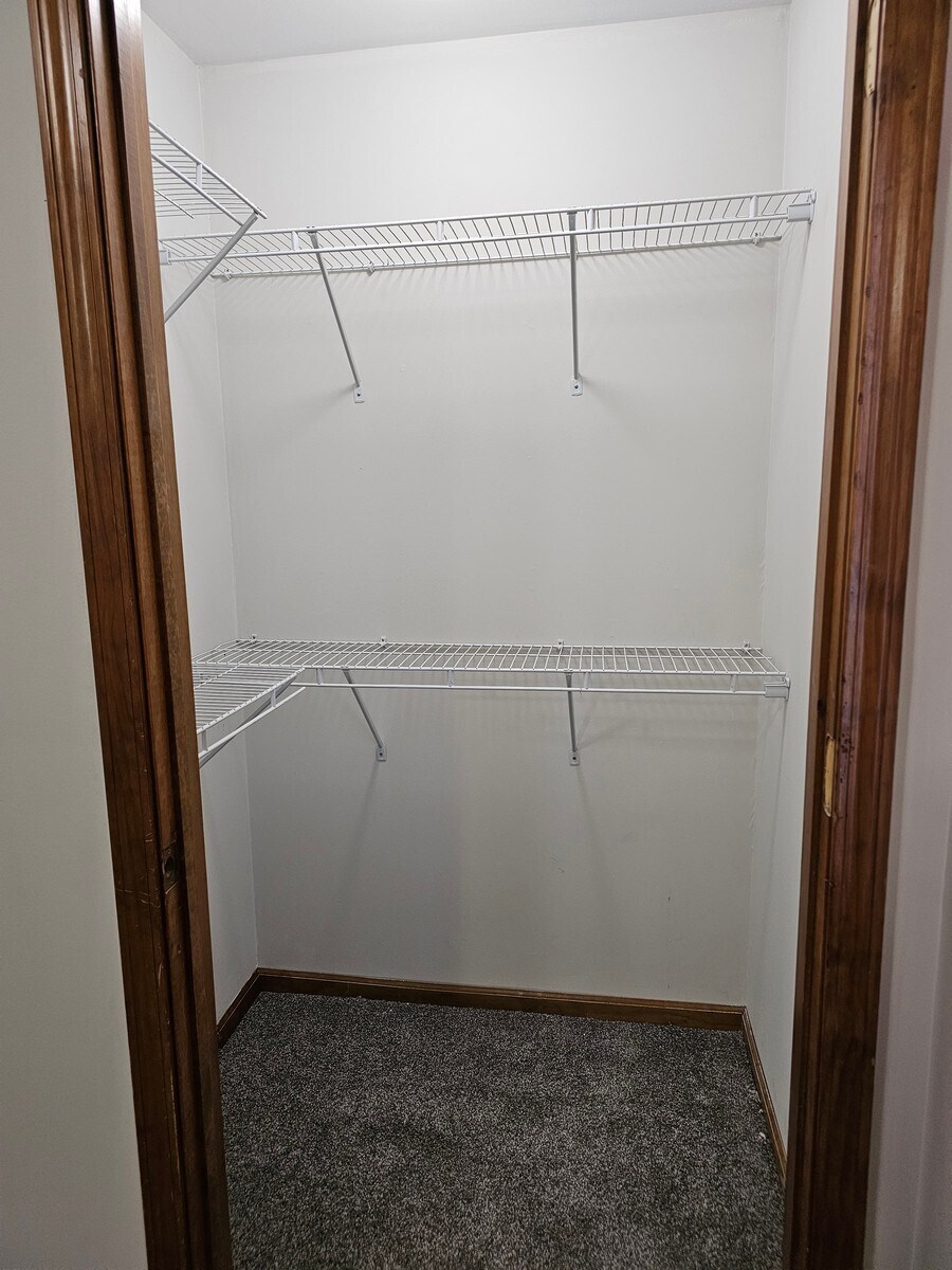 Building Photo - 2118 E 5th St