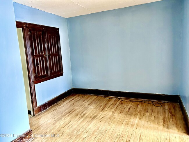 Building Photo - 65 Willow Ave