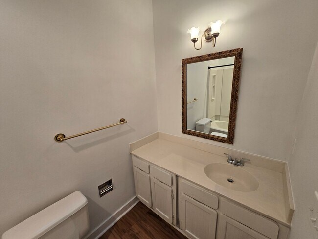 Building Photo - Multigenerational or Grad Student Living! Spacious One-Story End Unit in Prime Location on 54