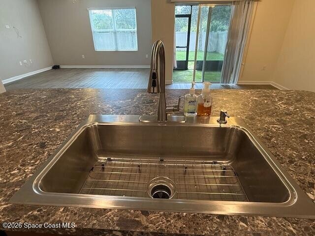 Building Photo - 323 Moray Dr