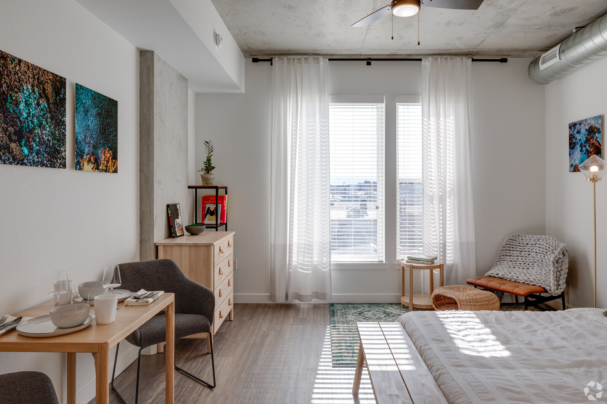 0BR, 1BA - 411SF - Edit at River North