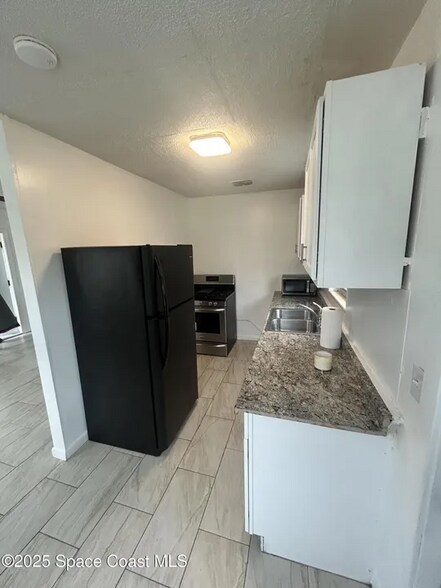 Building Photo - 4421 31st Ave