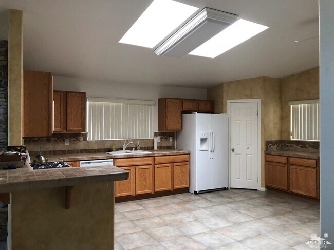 Building Photo - 9641 Vista Del Valle