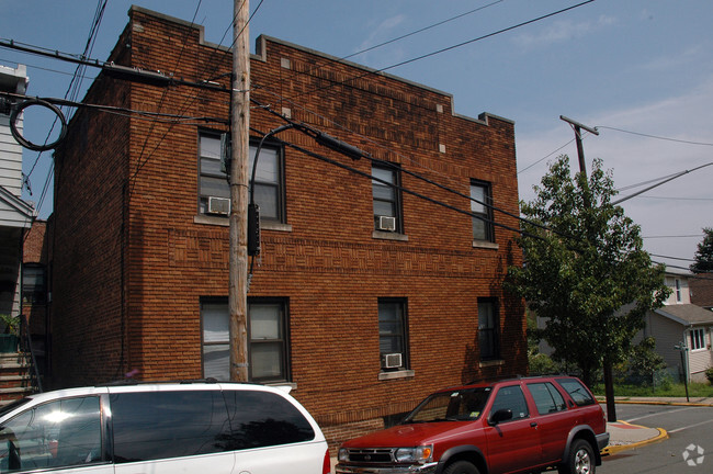 Building Photo - 1 Edison Pl