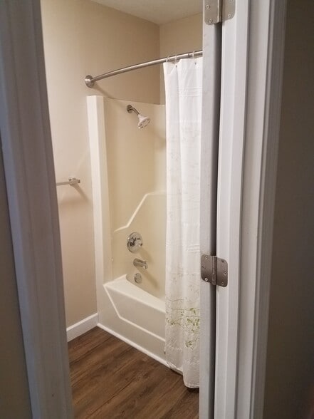 Hallway Bathroom - 157 Davis Ln