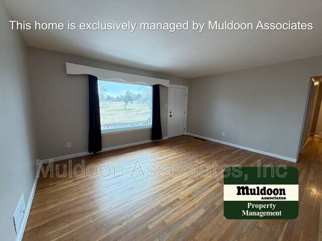 Building Photo - 1105 E Caramillo St