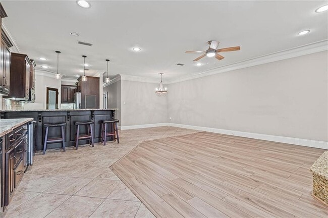 Building Photo - 914 Henckley Ave