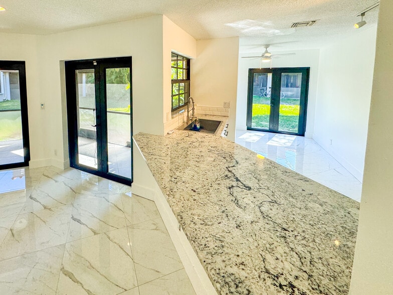 Building Photo - 9151 W Sunrise Blvd