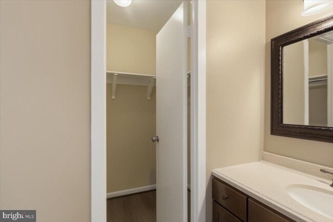 Building Photo - 6168 Forest Creek Ct
