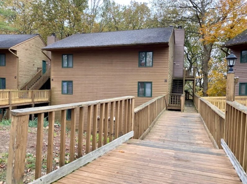 Building Photo - 9578 S Lake Ridge Dr