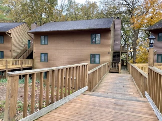 Building Photo - 9578 S Lake Ridge Dr