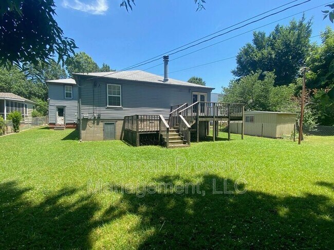 Building Photo - 714 S Marion Ave