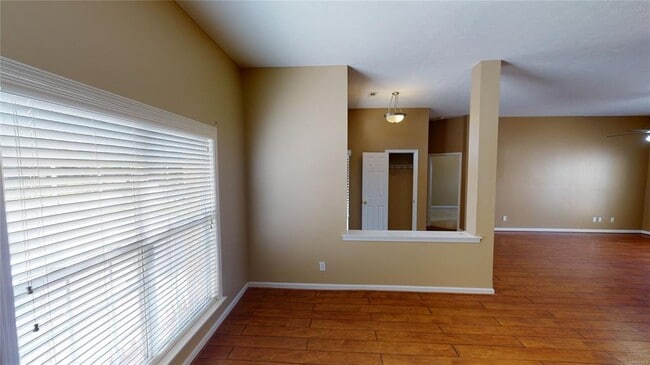 Building Photo - 615 Castle Brook Dr