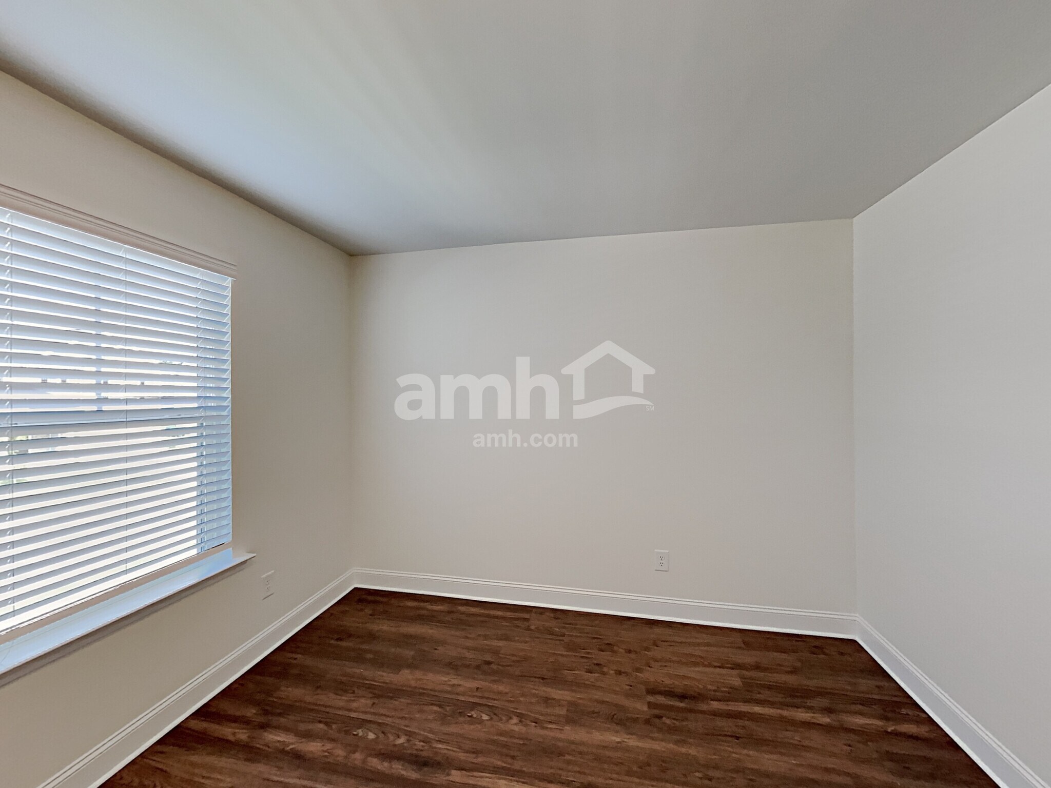 Building Photo - 406 Levon Ct