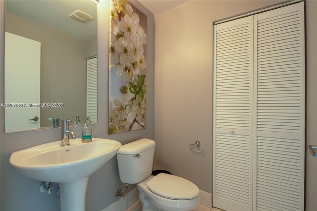 Building Photo - 888 Biscayne Blvd