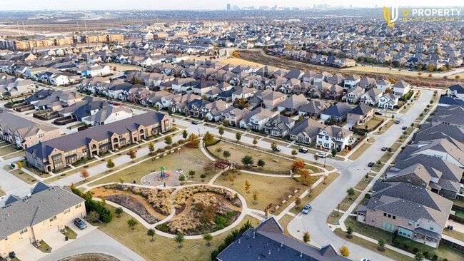 Building Photo - What's special