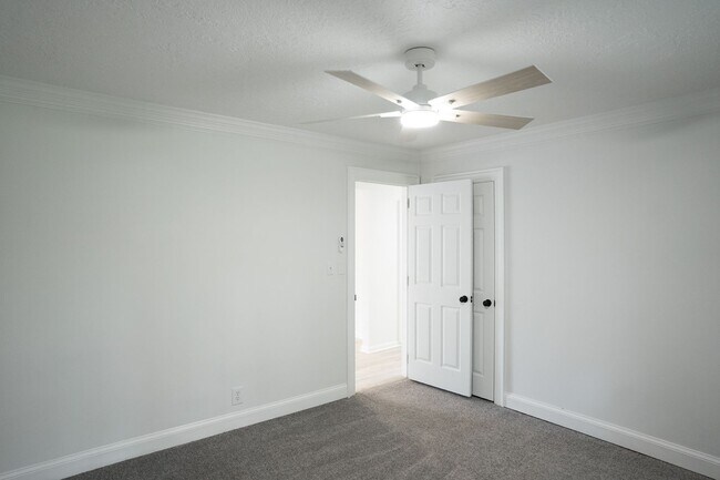 Building Photo - 3120 Edinburgh Dr